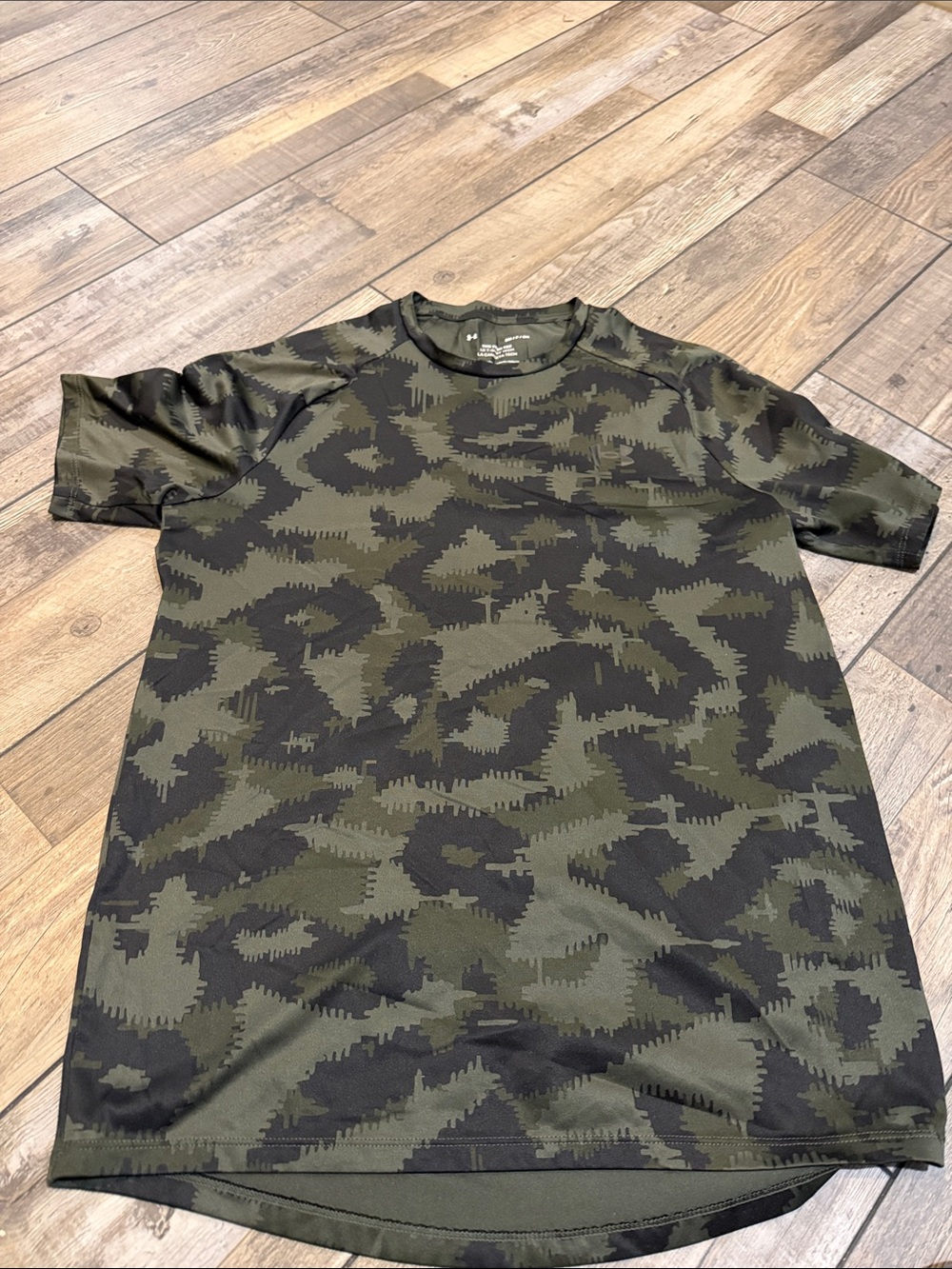 Under Armour Olive Green and Black Camo Short Sleeve Performance Tee